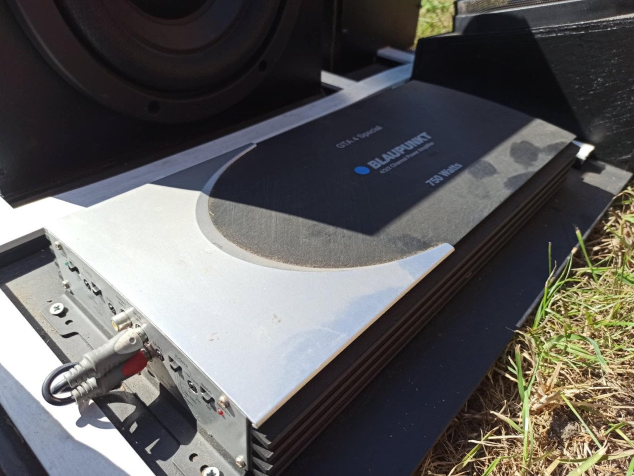 Radio Sony, speakers Axton, blaupunkt GTA 4 special