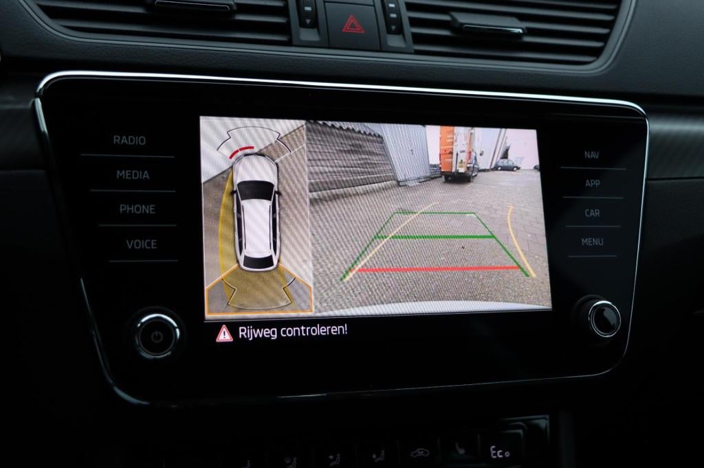 Skoda Superb combi 1.4 tsi iv sportline 218pk dsg6