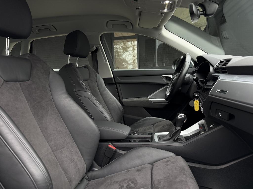Audi Q3 35 tfsi advance pro line // sline interieur //