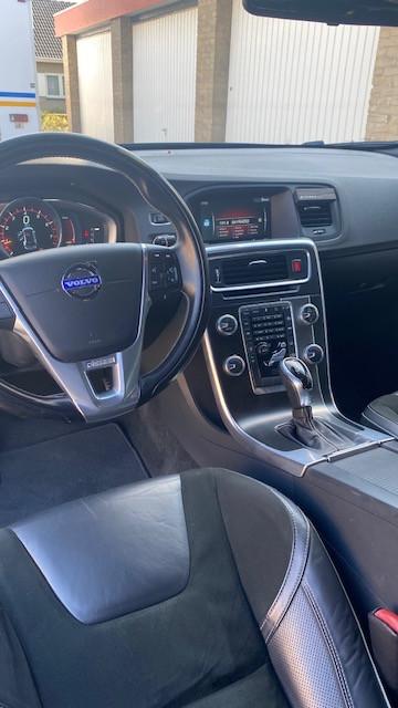 Volvo V60, T3 automaat, zwart