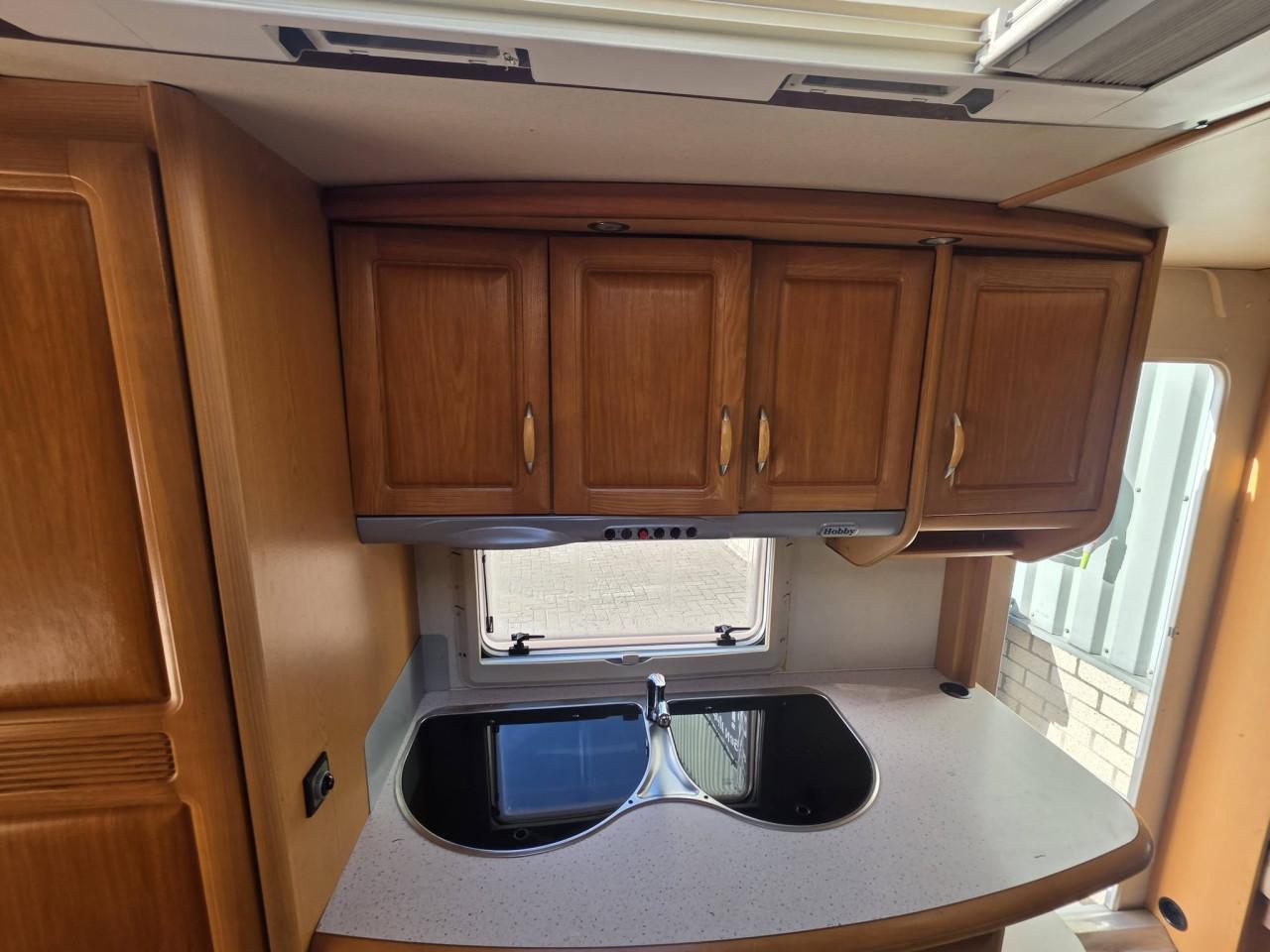 MEGA GROTE HOBBY PRESTIGE 650 DUBBELASSER!  €3750