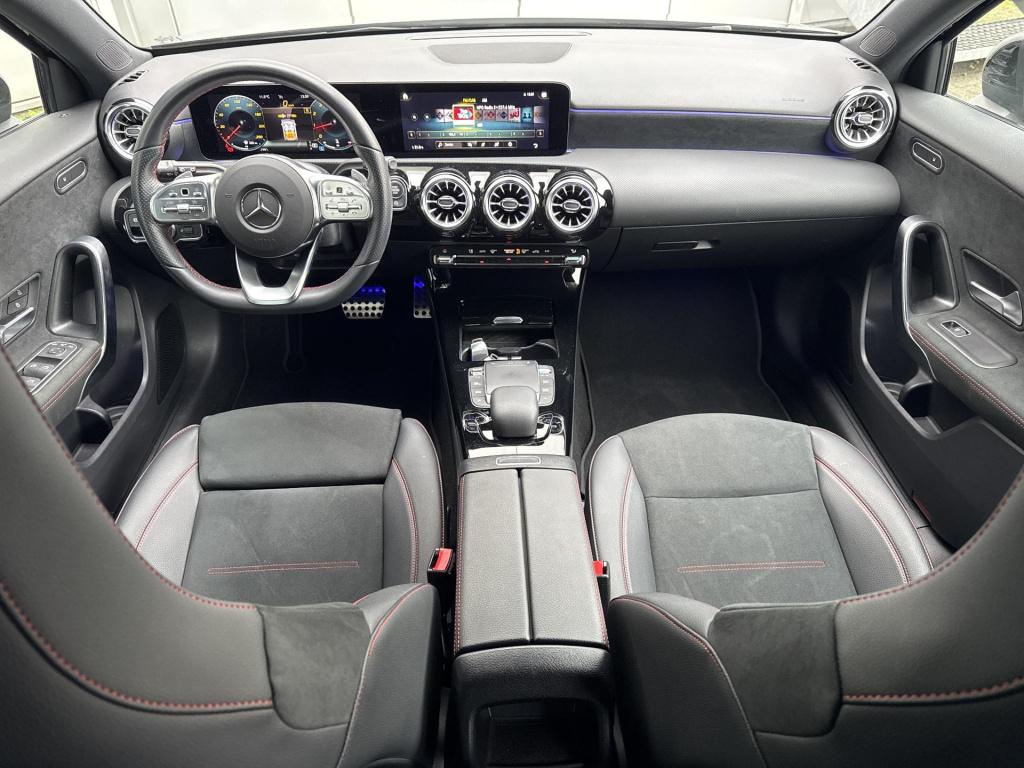 Mercedes-Benz A-Klasse 200 amg line apple carplay/night pakket/ambianceligh