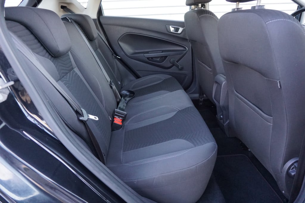 Ford Fiesta 1.0 ecoboost titanium airco / cruise / elektr. ramen / nap