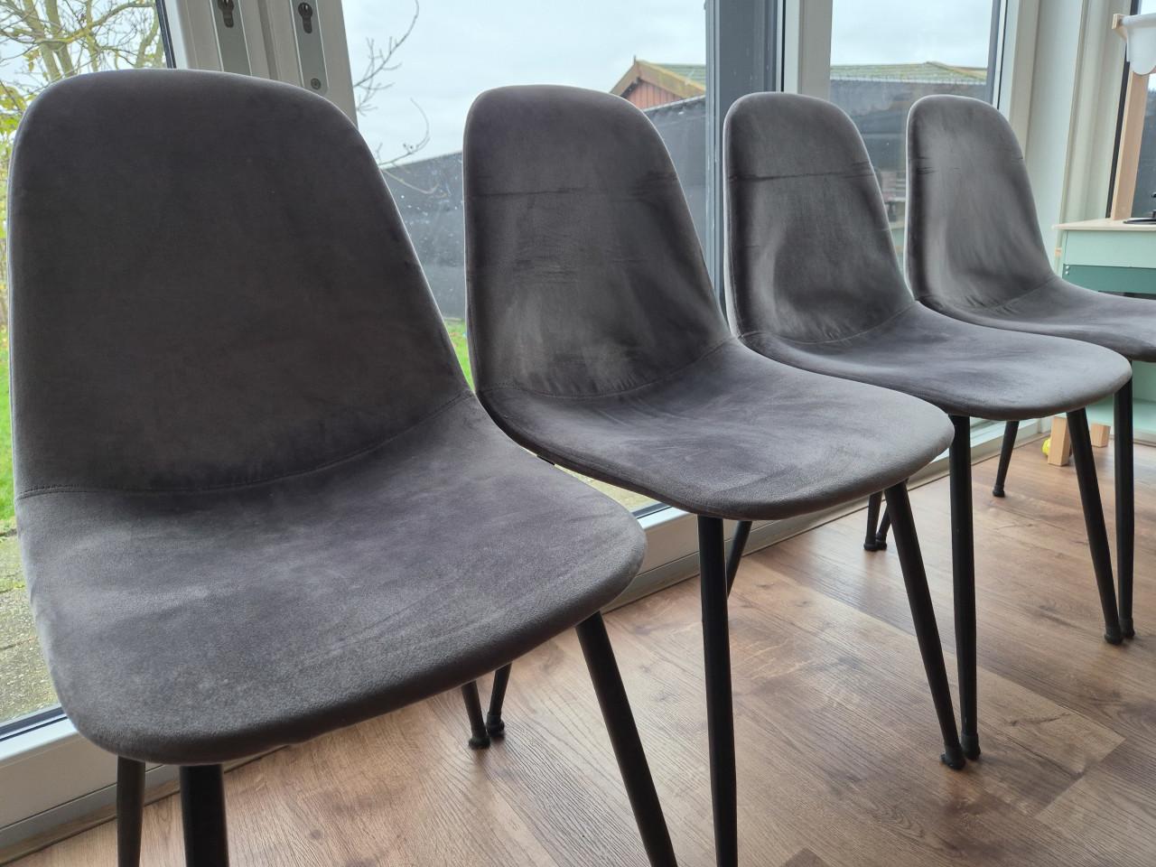 4 velvet grijze eetkamerstoelen