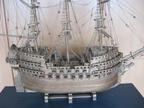 Volledig houten schip.