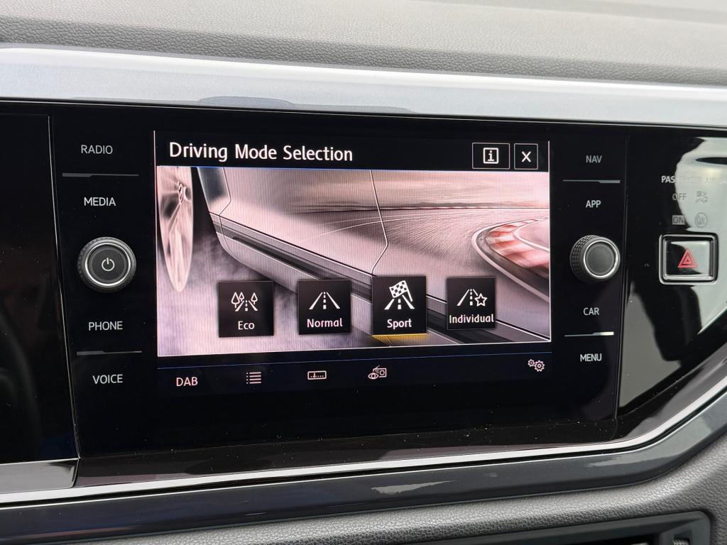 Volkswagen Polo 1.0 tsi highline business r