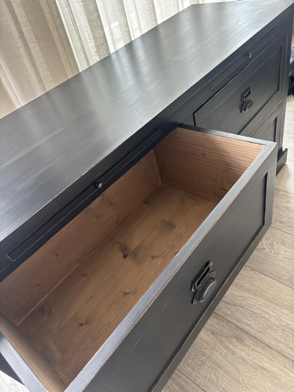 Landelijk dressoir met veel opbergruimte