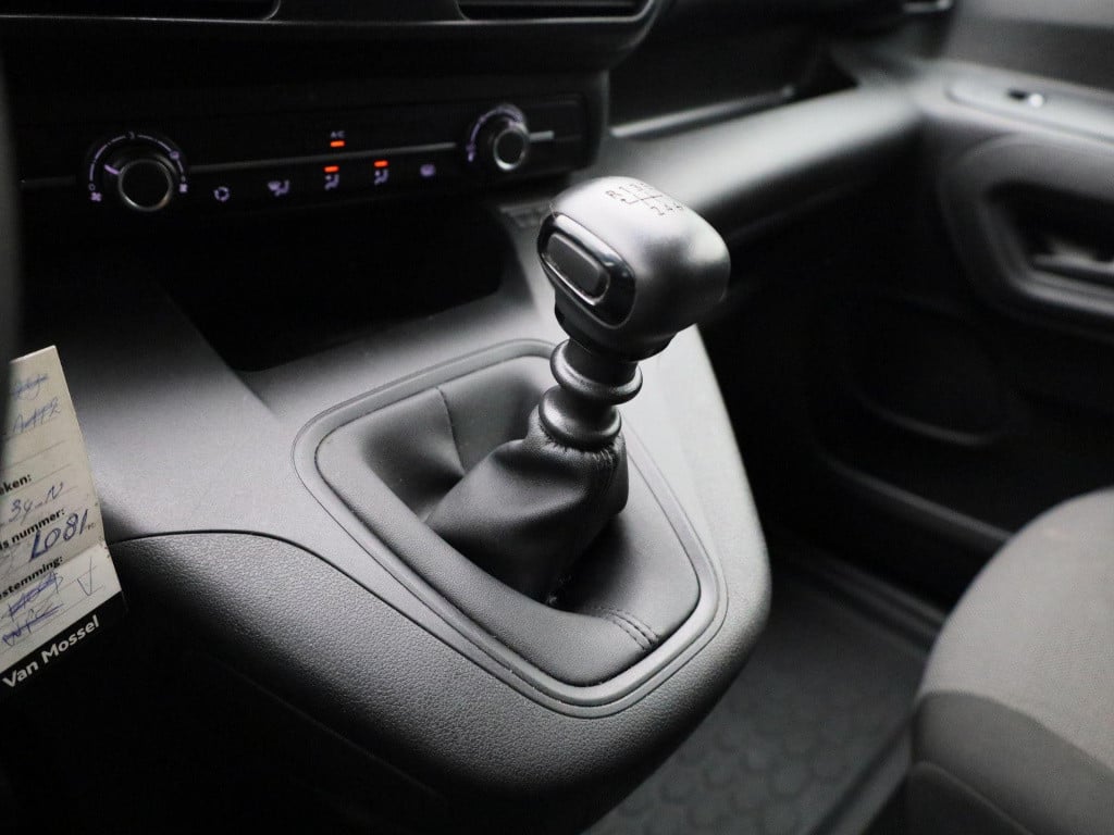 Opel Combo 1.5d l2h1 edition | trekhaak | airco | parkeersensoren | apple c