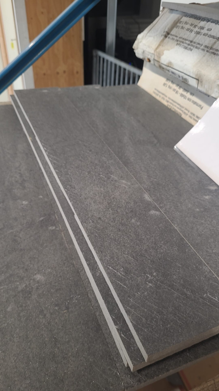 3030-167 ca 2 m² Pastorelli tegels, 10x60 cm, grijs,van € 77,32 per m² voor