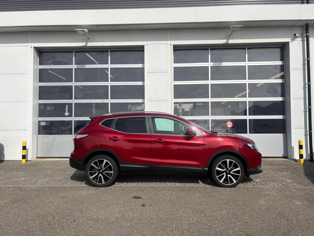 Nissan Qashqai 1.6 tekna panoramadak | stoelverwaming | navigatie | cruisec