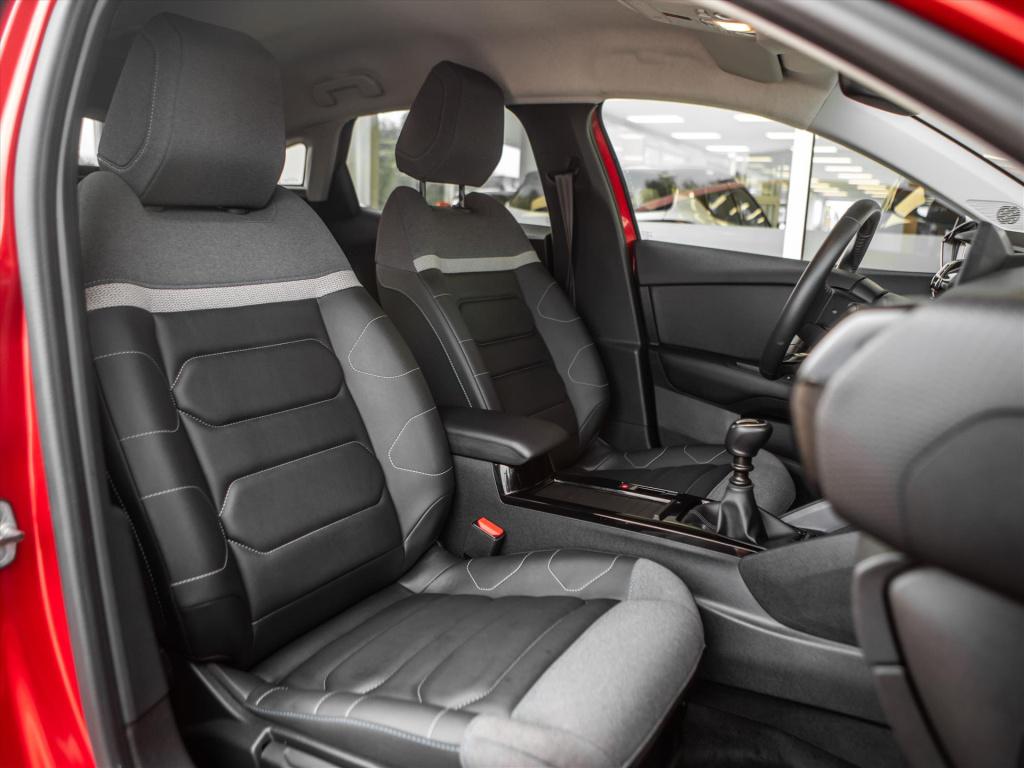 Citroen C4 1.2 puretech 130pk max | hud | navigatie | camera | carplay | pa