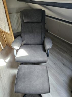 Relaxstoel met voetenbankje zgan