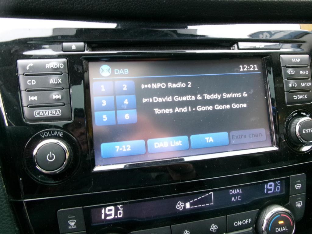 Nissan Qashqai (j11e) 1.2 dig-t airco, 360cam pano.dak, navi, leer