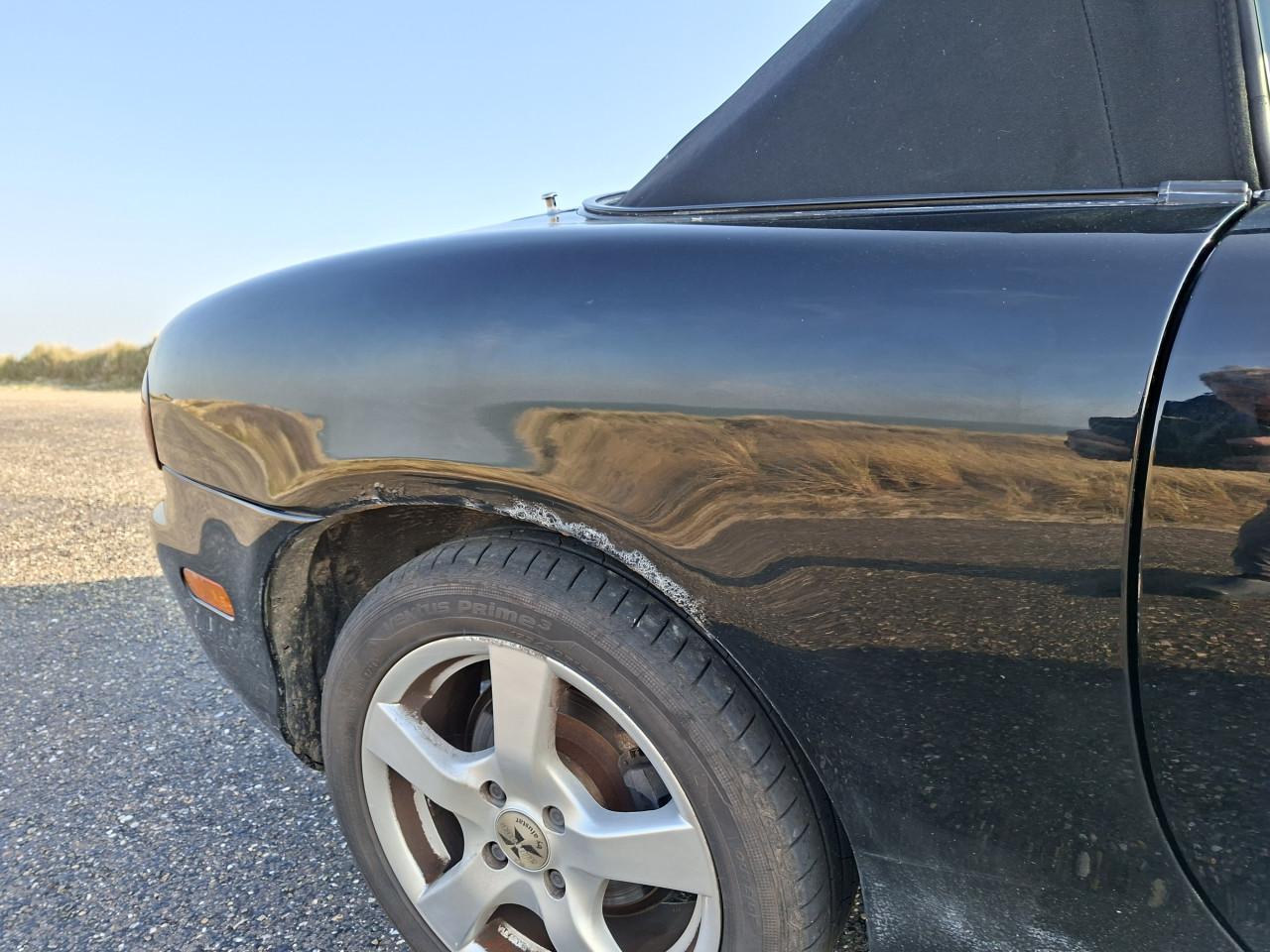 Zwarte Mazda MX-5 (2000) – Softtop en Hardtop – APK tot sept!