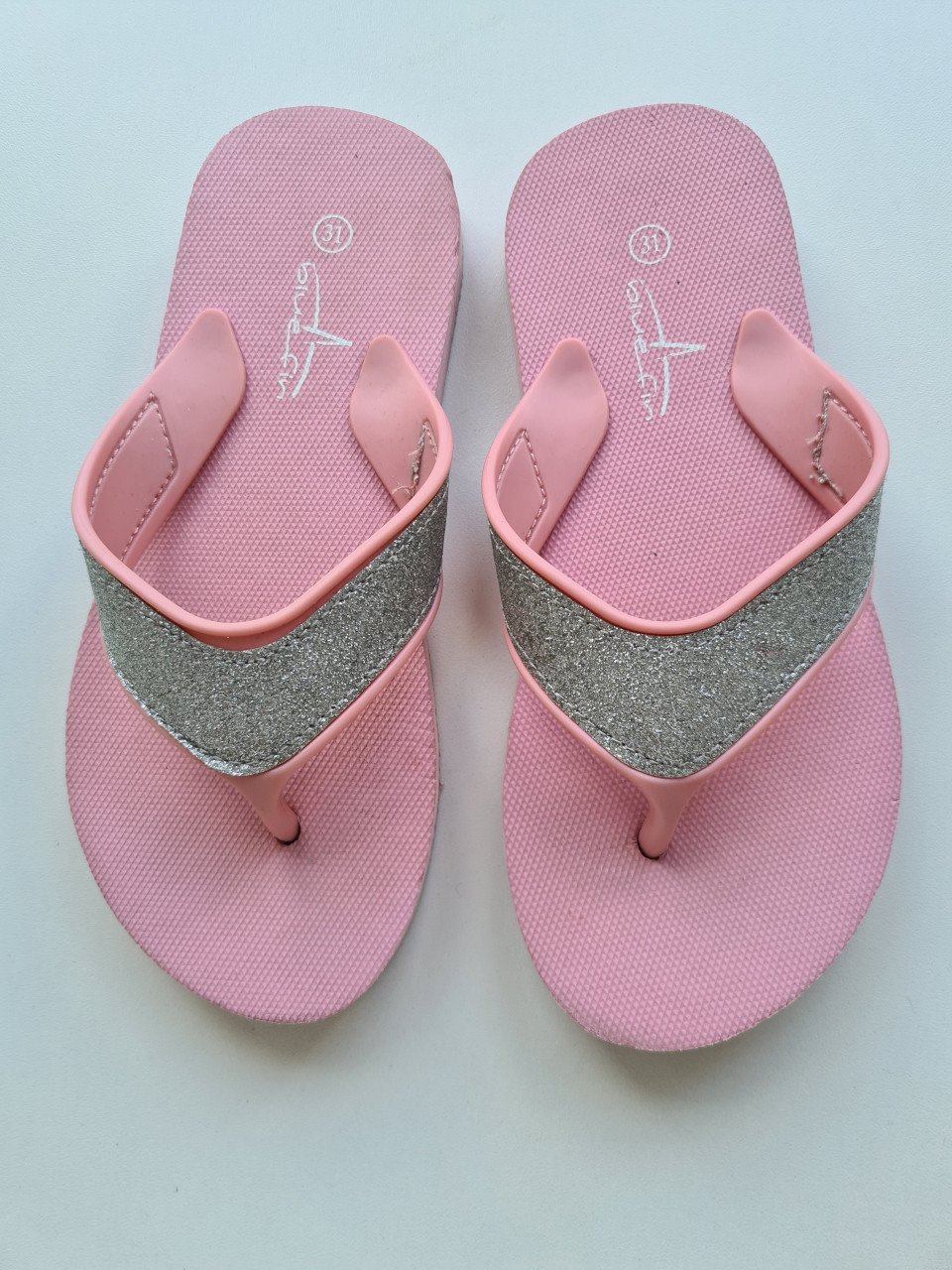 Roze / zilver teenslippers van Blue Fin  Maat 31
