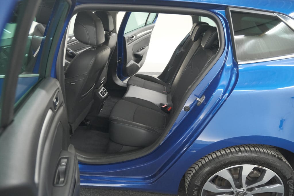 Renault Megane tce 140 edc techno | trekhaak | camera | navigatie | 9.3 inc