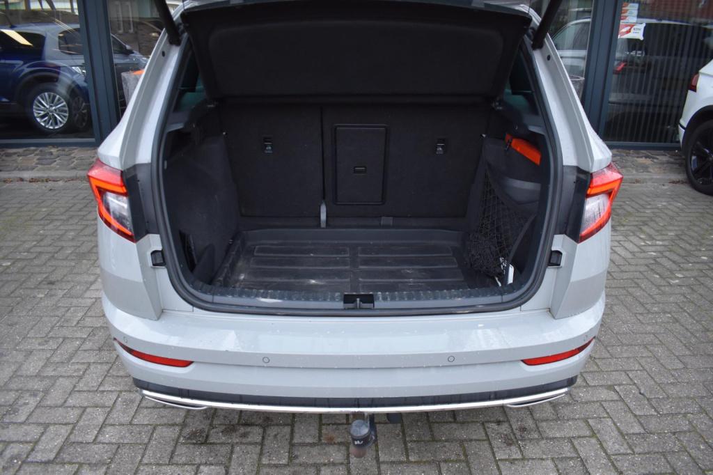 Skoda Karoq 1.5 tsi act sportline | trekhaak | camera | nap | canton | appl