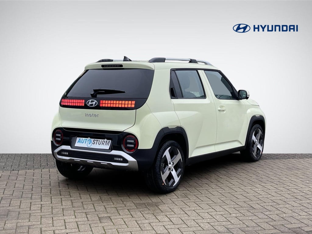 Hyundai Inster evolve 49 kwh winter + technology pack direct beschikbaar!