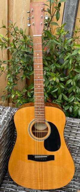 Samick akoestische gitaar