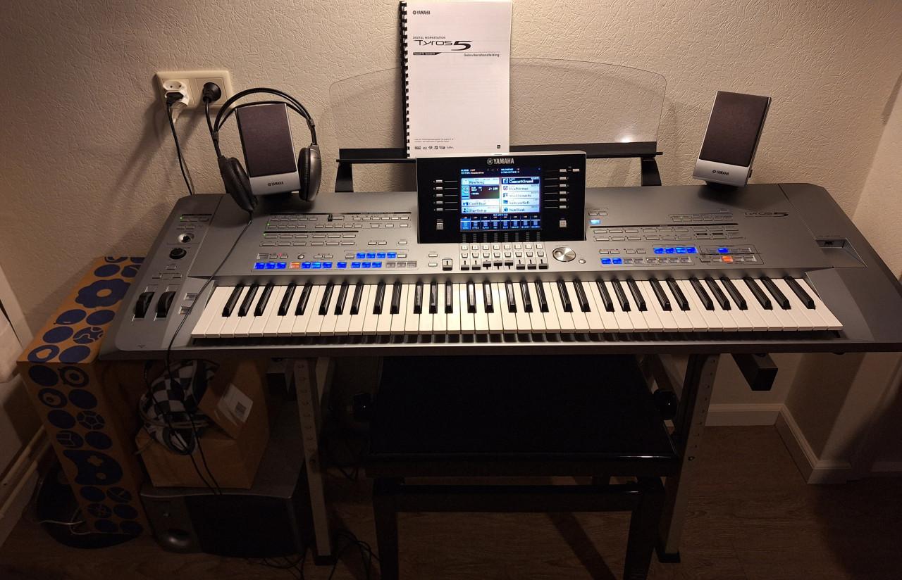 Yamaha keyboard Tyros 5 XL 76 toetsen