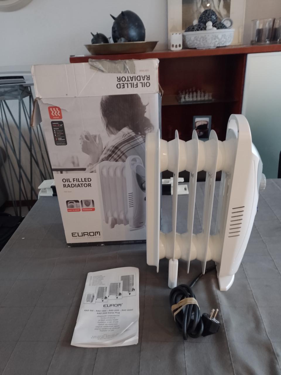 Compact Radiatorkacheltje zo goed als nieuw