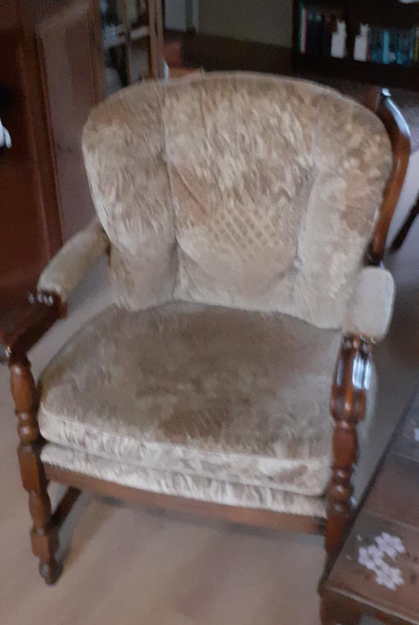 Gratis heel mooi oud stoeltje
