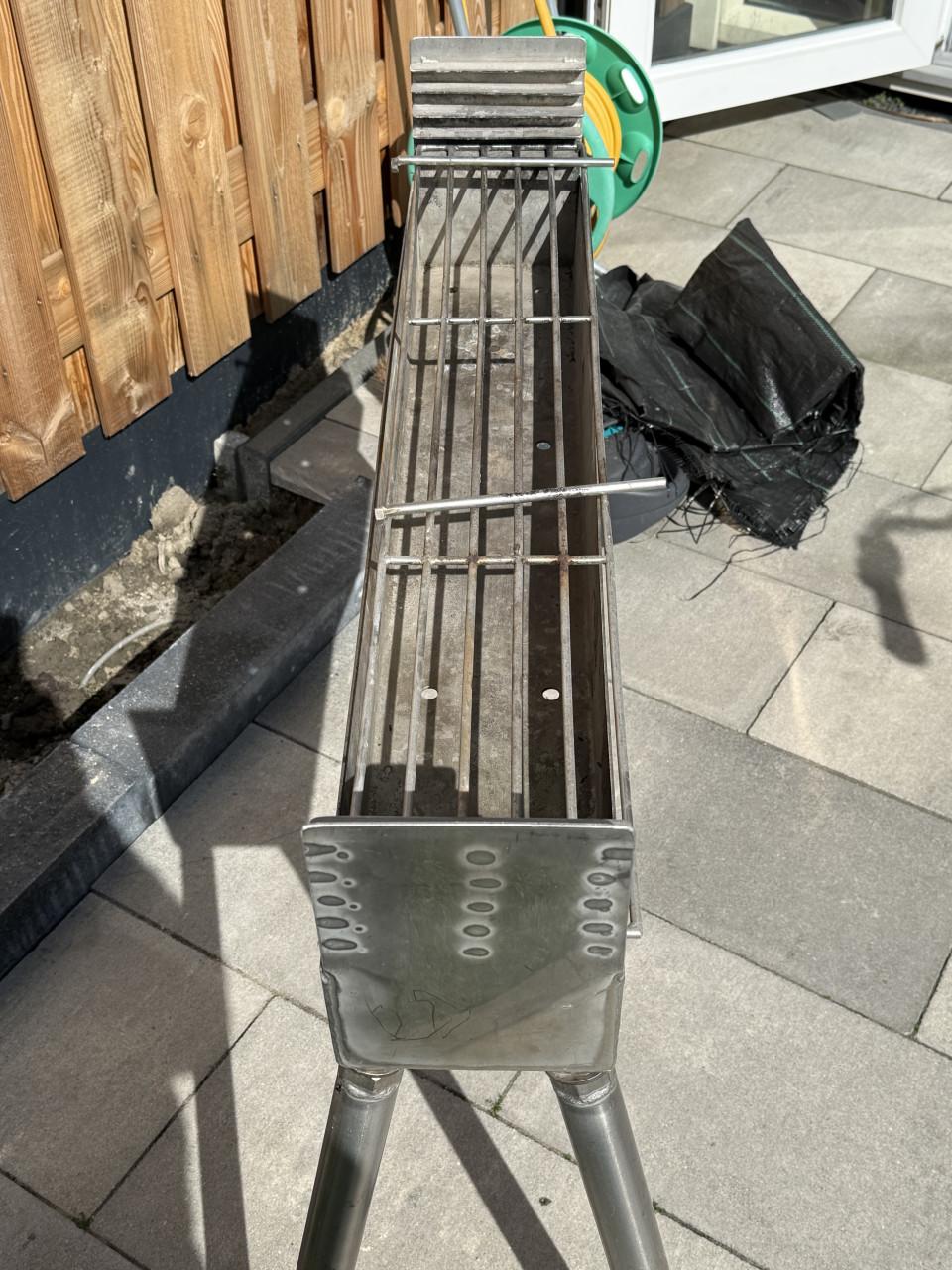 RVS BBQ smal / drie poot / saté barbecue