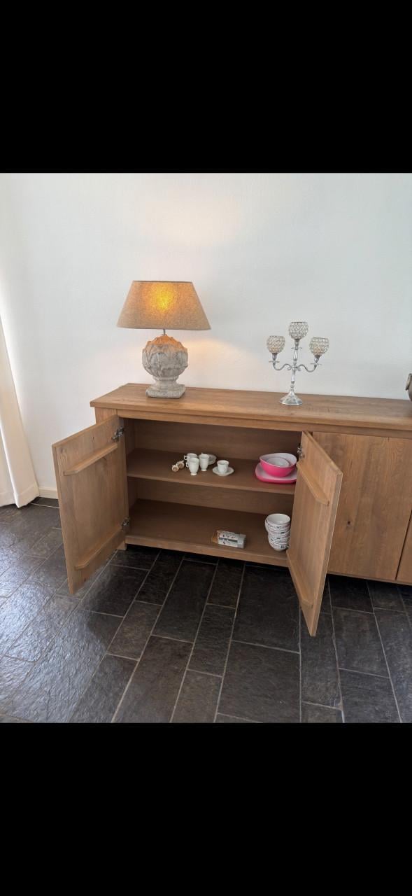 Eikenhouten dressoir