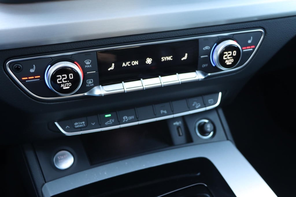 Audi Q5 50 tfsi e s edition 300pk s-tronic | rs stoelen