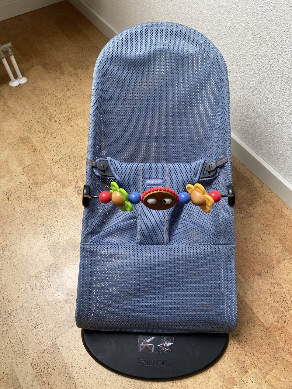 BabyBjorn wipstoeltje met houten speeltjes