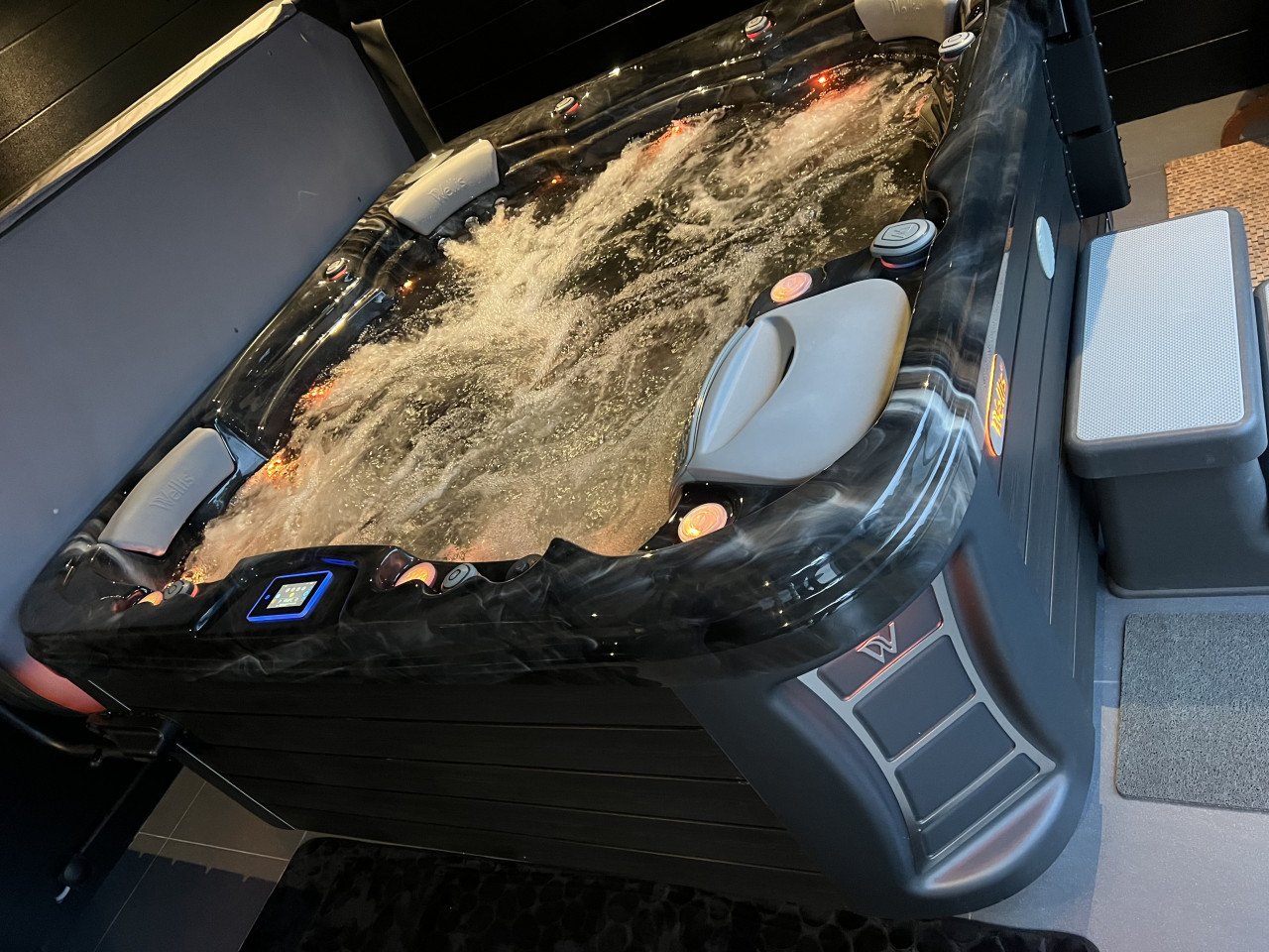 Prachtige spa massage jacuzzi 6 persoons