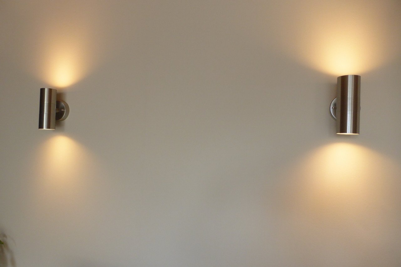 Geborsteld RVS wandlamp