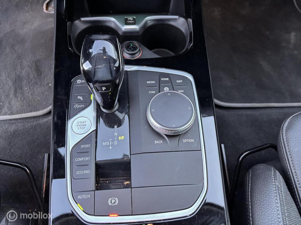 BMW 1 Serie 118i corporate sport virtual cockpit camara