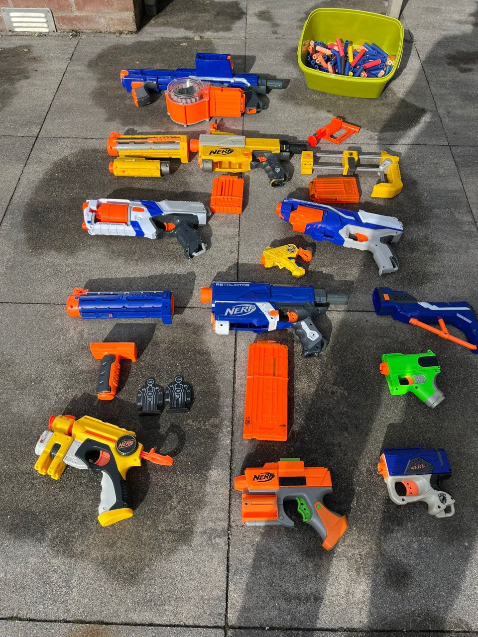 Diverse Nerf pistolen/geweren en pijltjes
