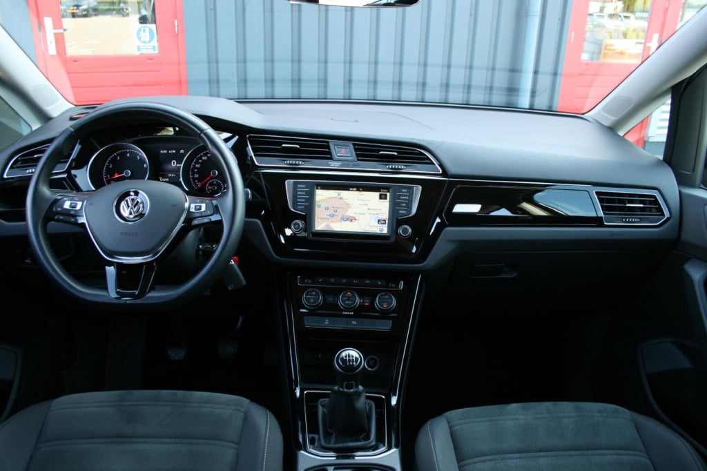 Volkswagen Touran 1.4 tsi highline 7p