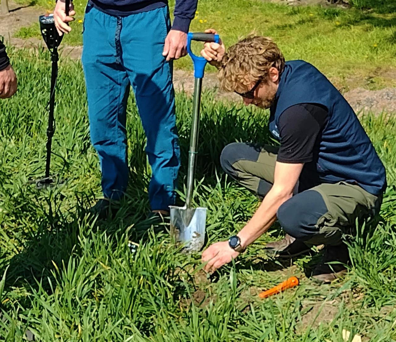 Metaaldetectie workshops op weilanden, akkers en boomgaarden