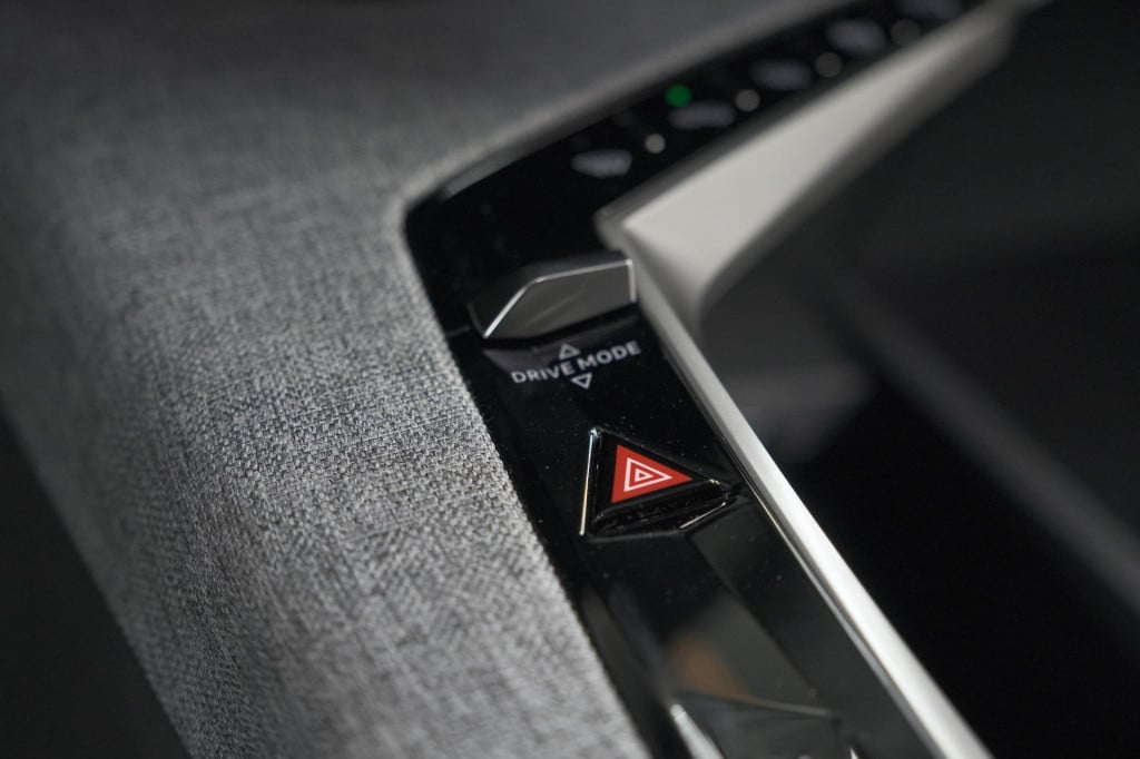 Peugeot 3008 hybrid 136 e-dsc6 allure | camera | apple carplay | parkeersen