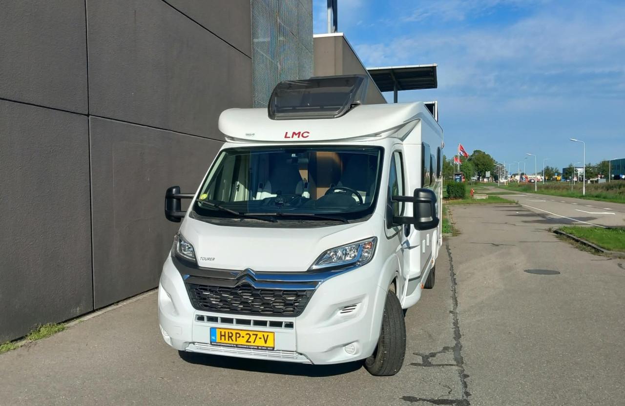 Wegens emigratie ,LMC T660 165pk lengtebedden hagelbestendig Juni 2025  .