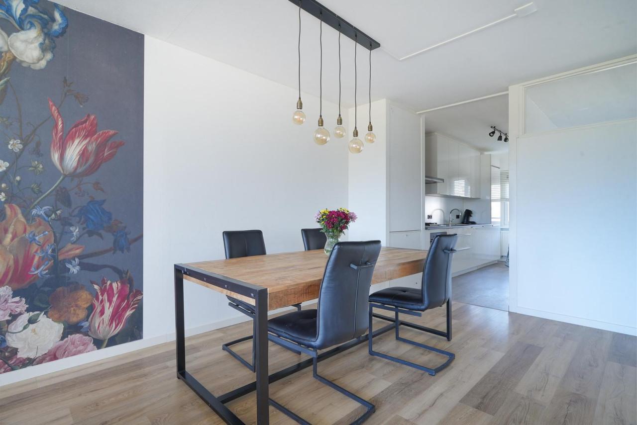 Lamp + complete inboedel te koop