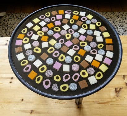 Te koop bijzettafel Engelse drop in de epoxy