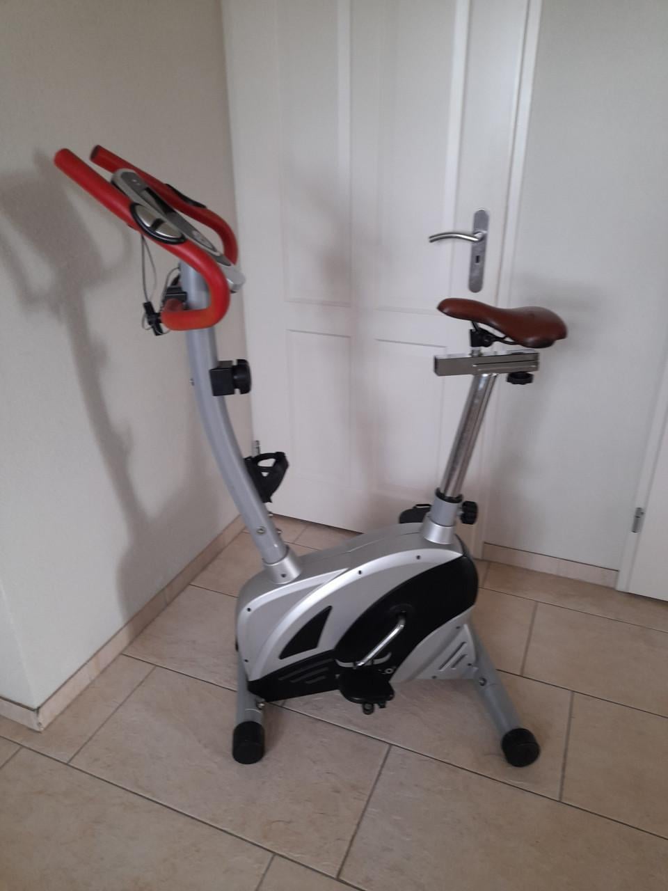 Buffalo hometrainer (werkt naar behoren) in goede staat !