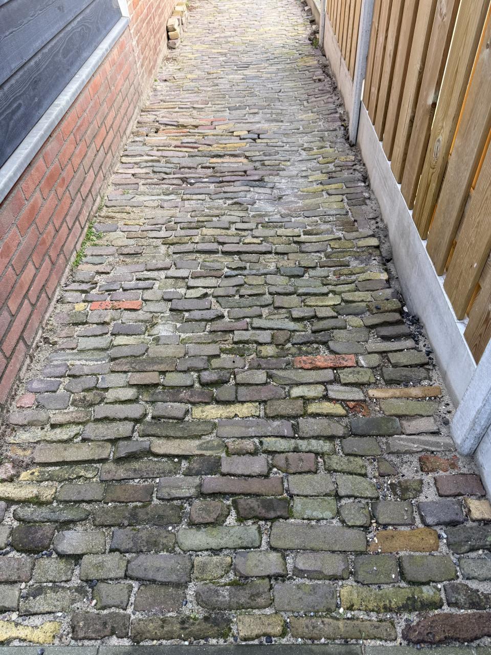 Ruim 10m2 - oude gebakken vijfdruimers/waaltjes