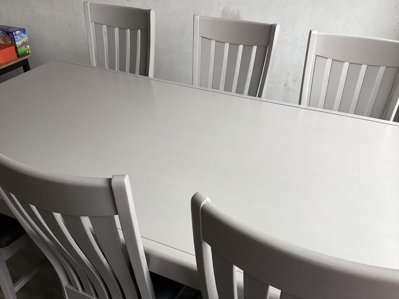 TE KOOP. Eiken Eetkamertafel