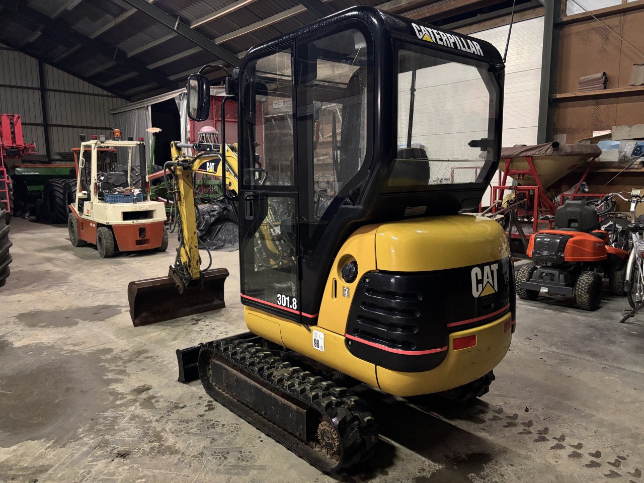 Cat 301.8 minikraan zeer netjes