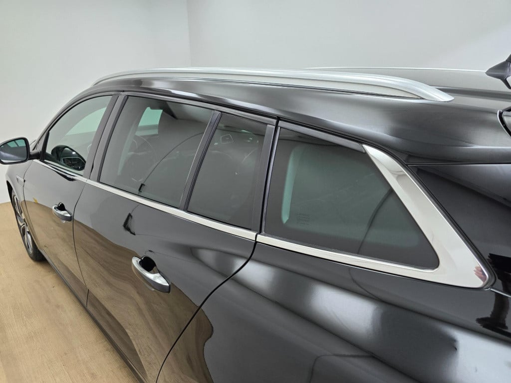 Renault Megane occasion 1.2 tce gt-line automaat met trekhaak | tweedehands