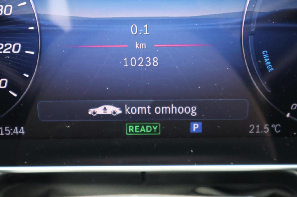Mercedes-Benz Glc 300e 4matic amg l airmatic l gestuurde achteras l panoram