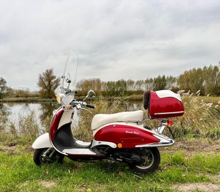 Mooie retro-scooter