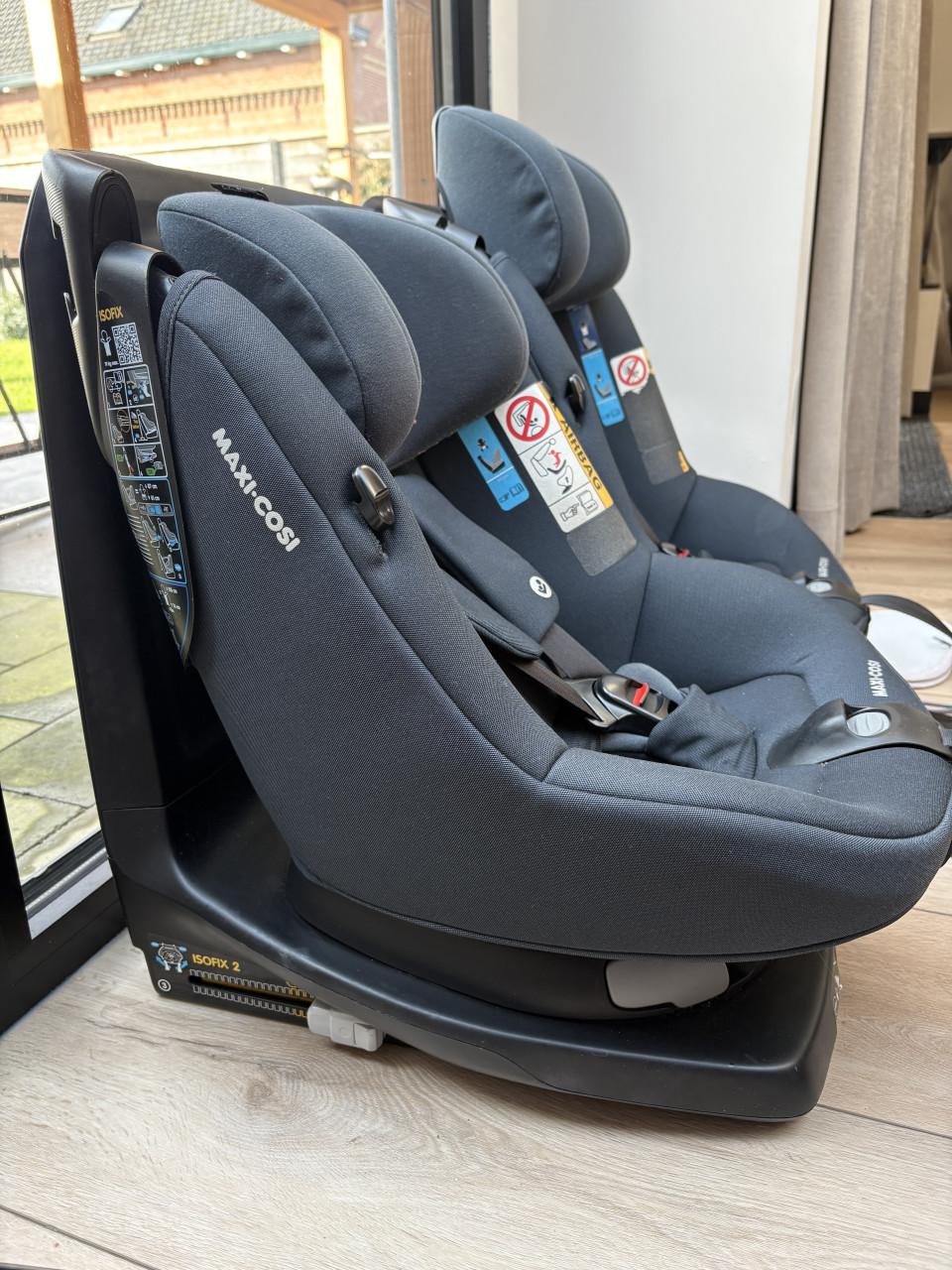 2 keer Maxi-Cosi AxissFix + 2 airlayers