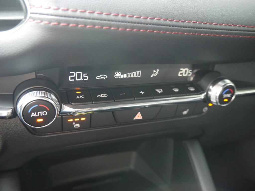 Mazda 3 2.5 e-skyactiv-g m hybrid 140 homura