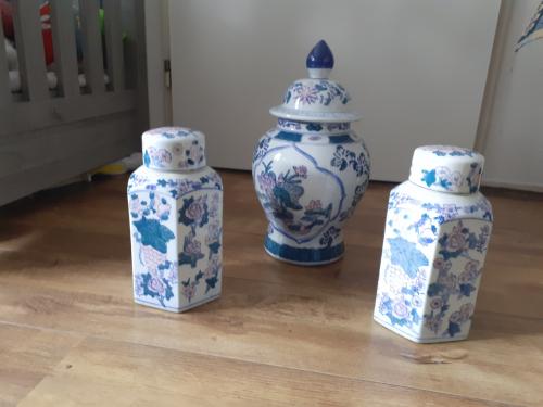 Vazen voor op de kast